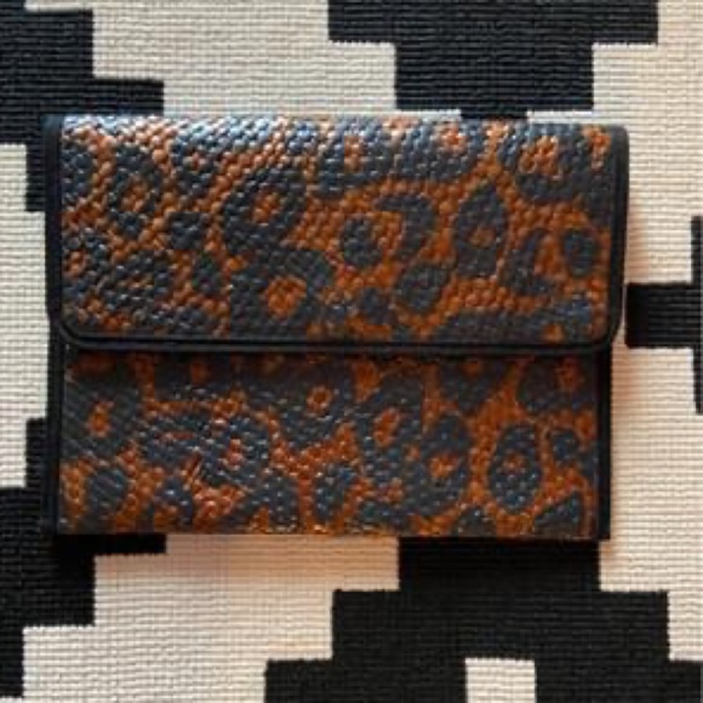 Leopard rattan clutch (Felix Ray)